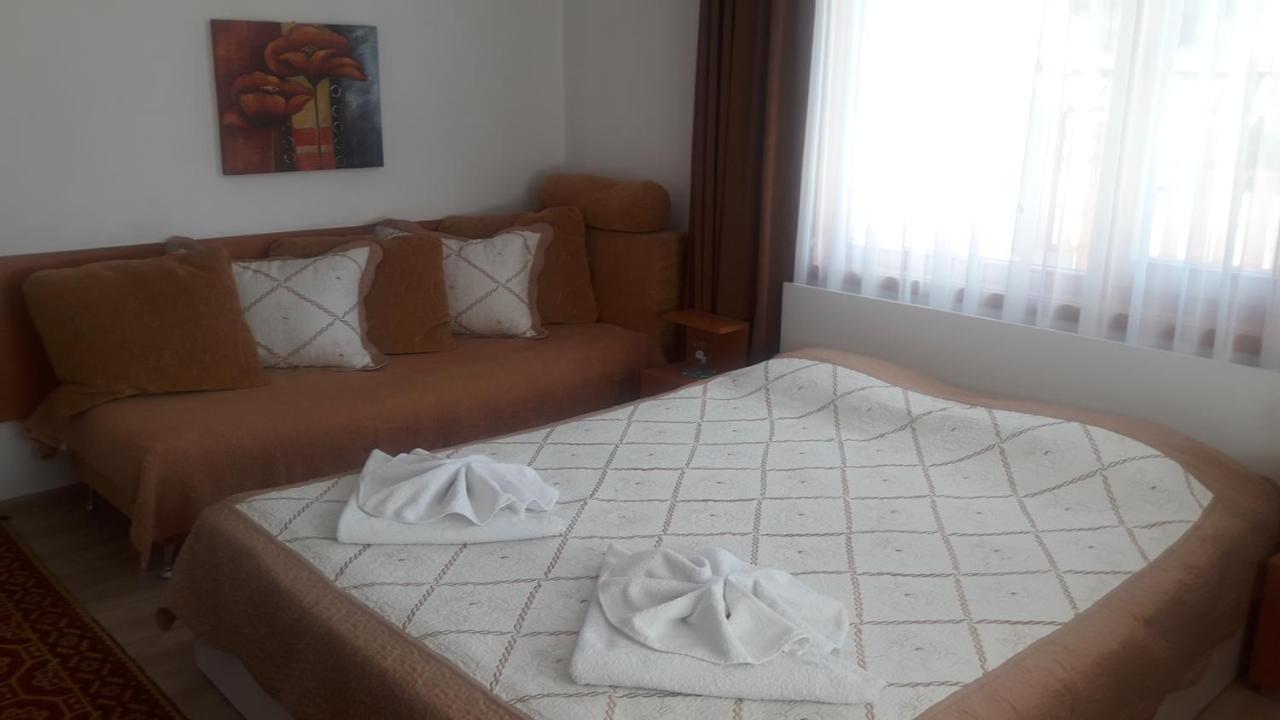 Guest House Stoletnika ยาโกดินา ภายนอก รูปภาพ