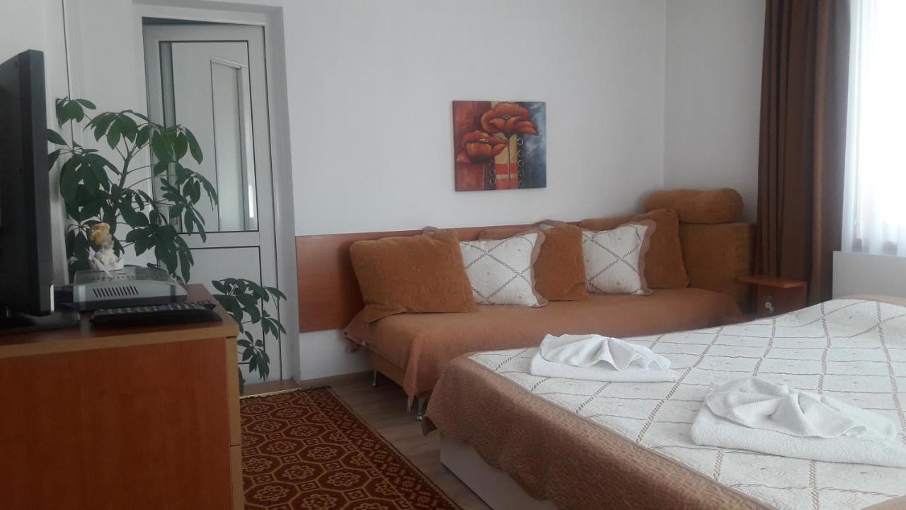 Guest House Stoletnika ยาโกดินา ภายนอก รูปภาพ