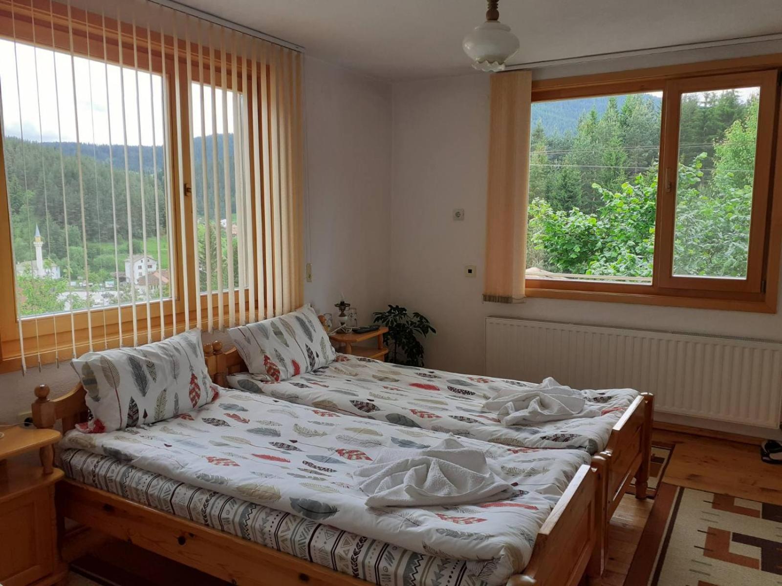 Guest House Stoletnika ยาโกดินา ภายนอก รูปภาพ