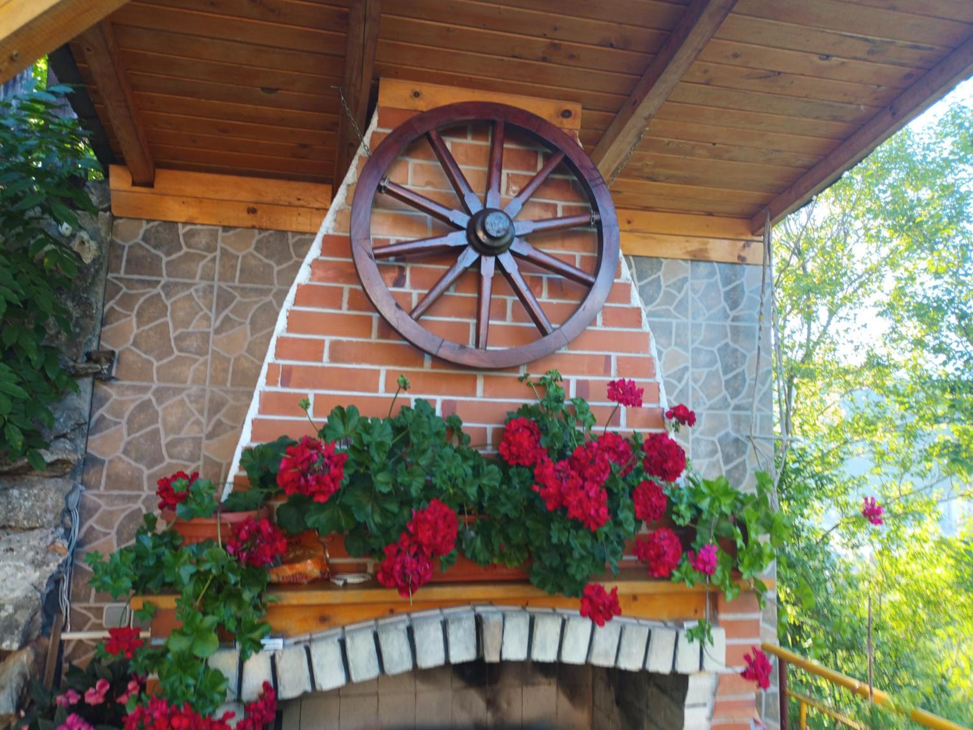 Guest House Stoletnika ยาโกดินา ภายนอก รูปภาพ