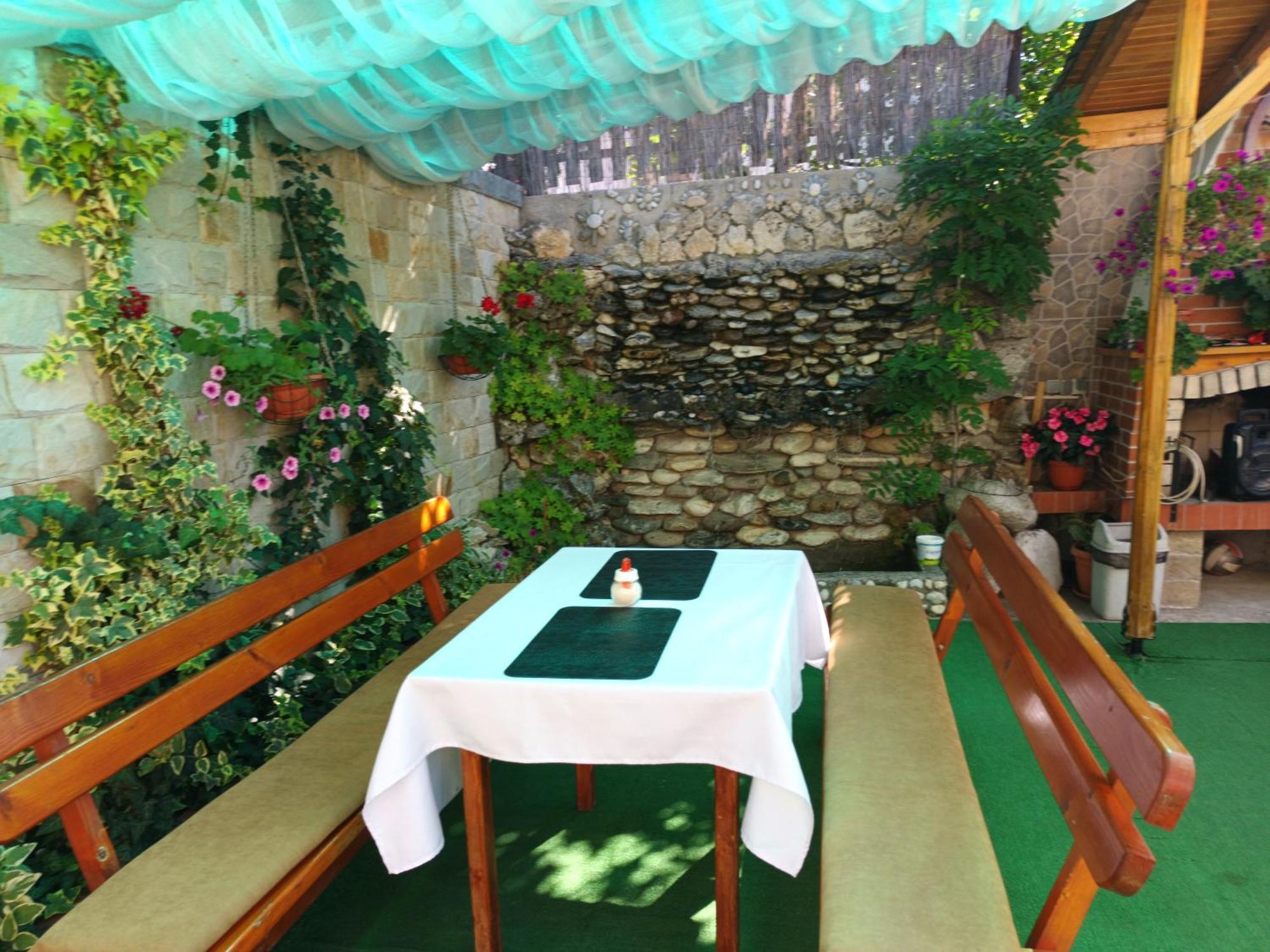 Guest House Stoletnika ยาโกดินา ภายนอก รูปภาพ