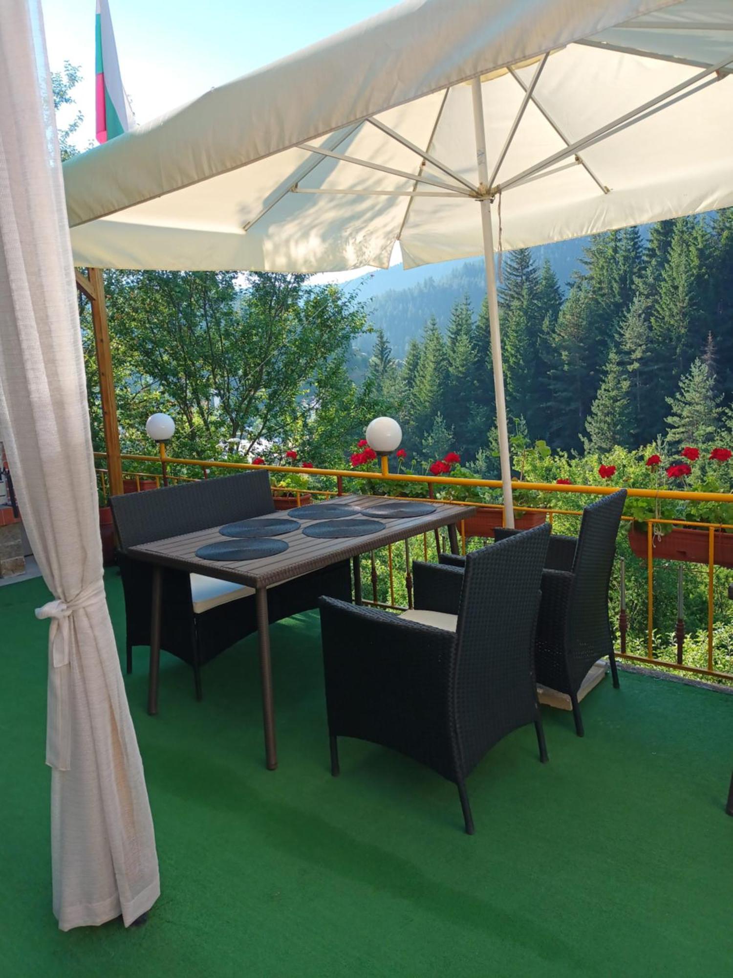 Guest House Stoletnika ยาโกดินา ภายนอก รูปภาพ